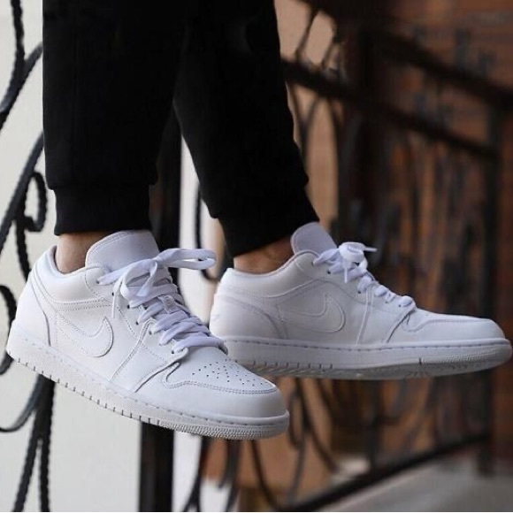 Jordan 1’s Triple White size 11 - Picture 7 of 8